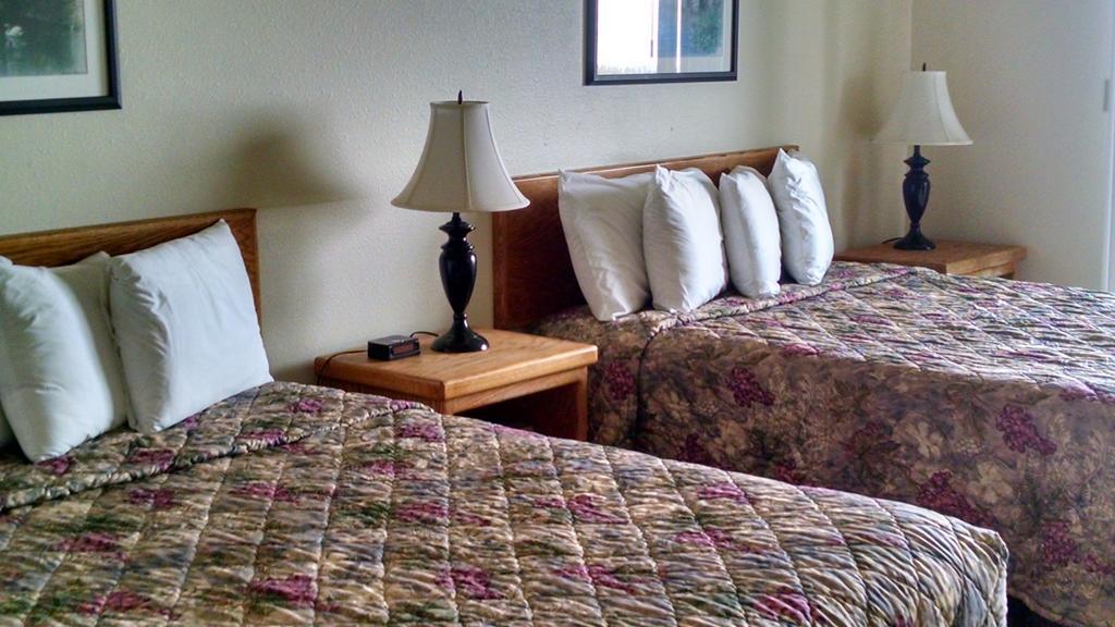 Silver Surf Motel Ячатс Екстер'єр фото